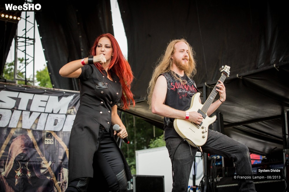 38/50 photos du spectacle System Divide