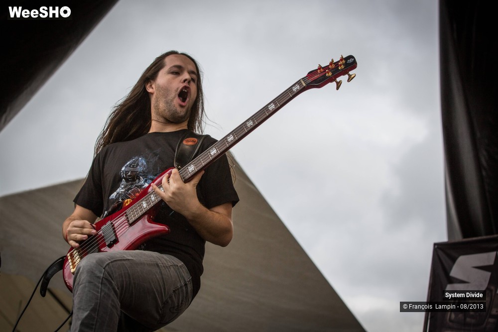 45/50 photos du spectacle System Divide