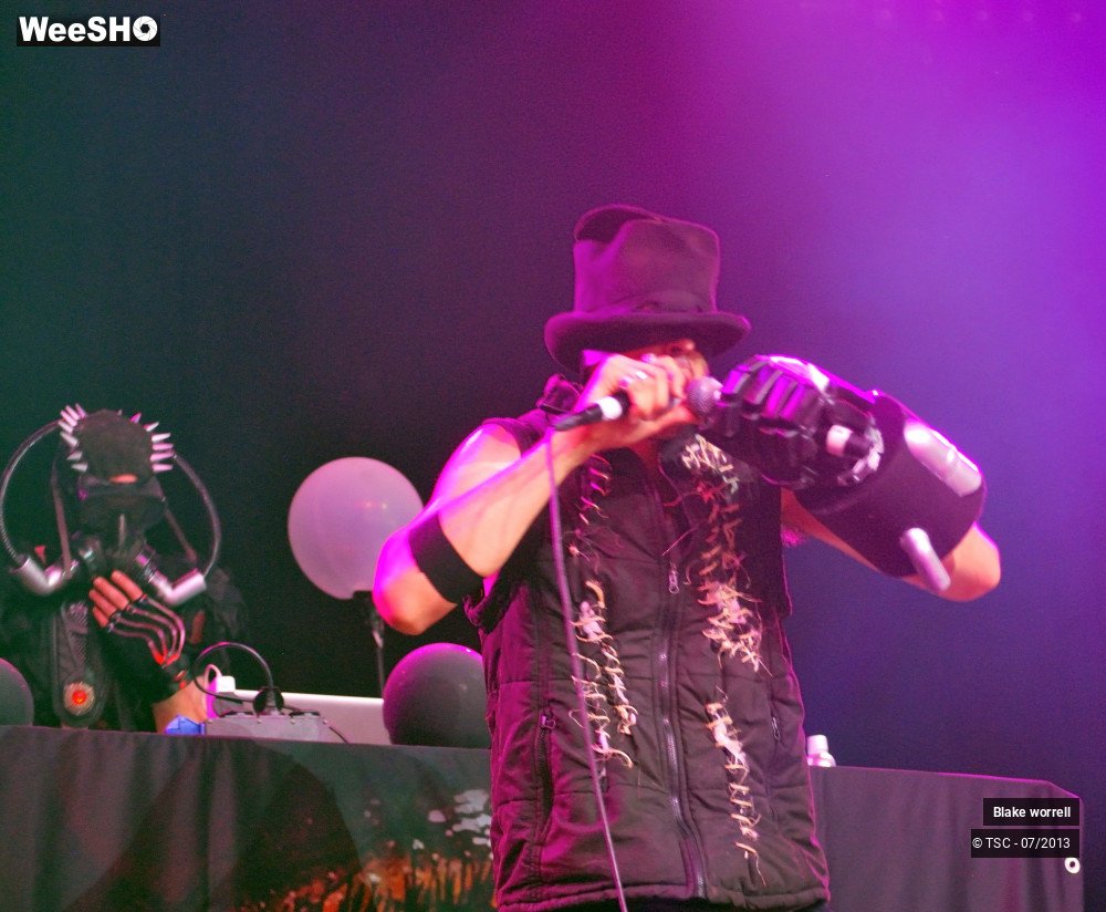 18/33 photos du spectacle Blake Worrell