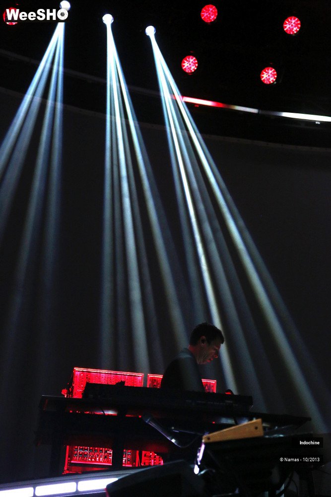 34/35 photos du spectacle Indochine