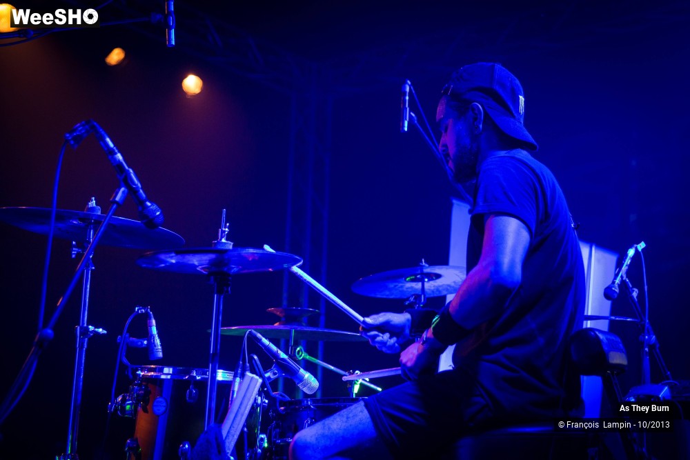 39/44 photos du spectacle As They Burn