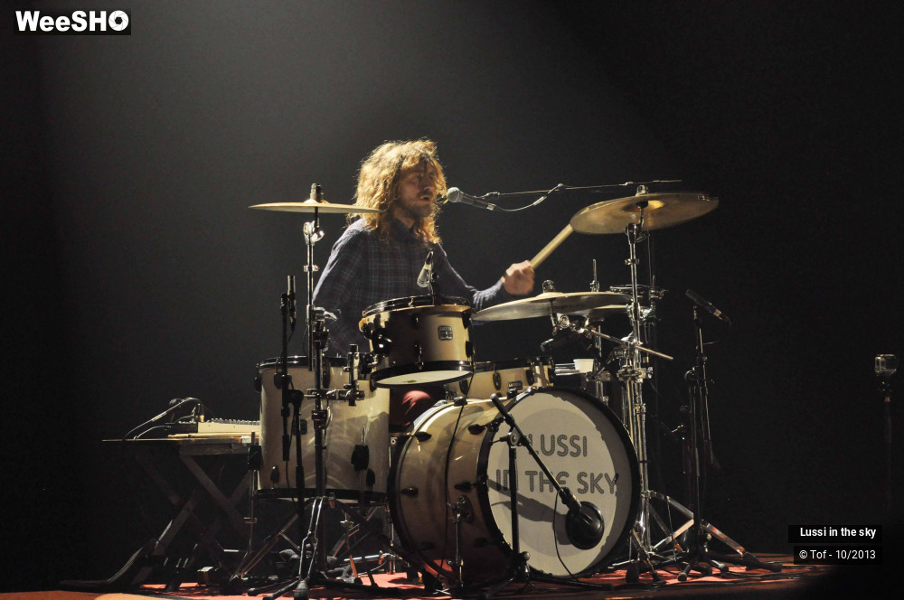 6/46 photos du spectacle Lussi in the Sky