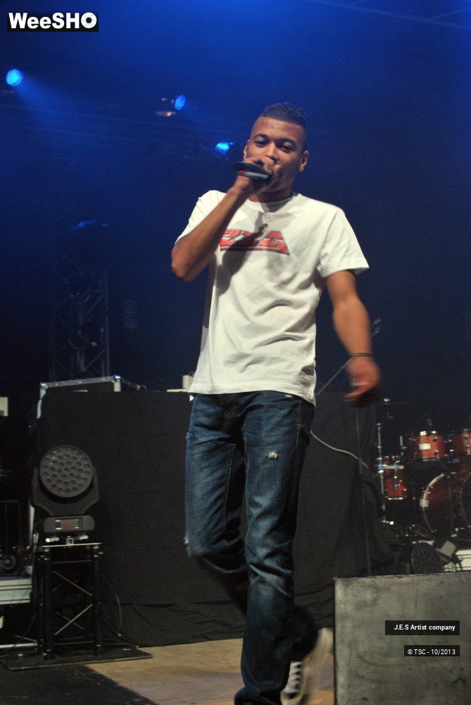 17/21 photos du spectacle J.E.S Artist compagny