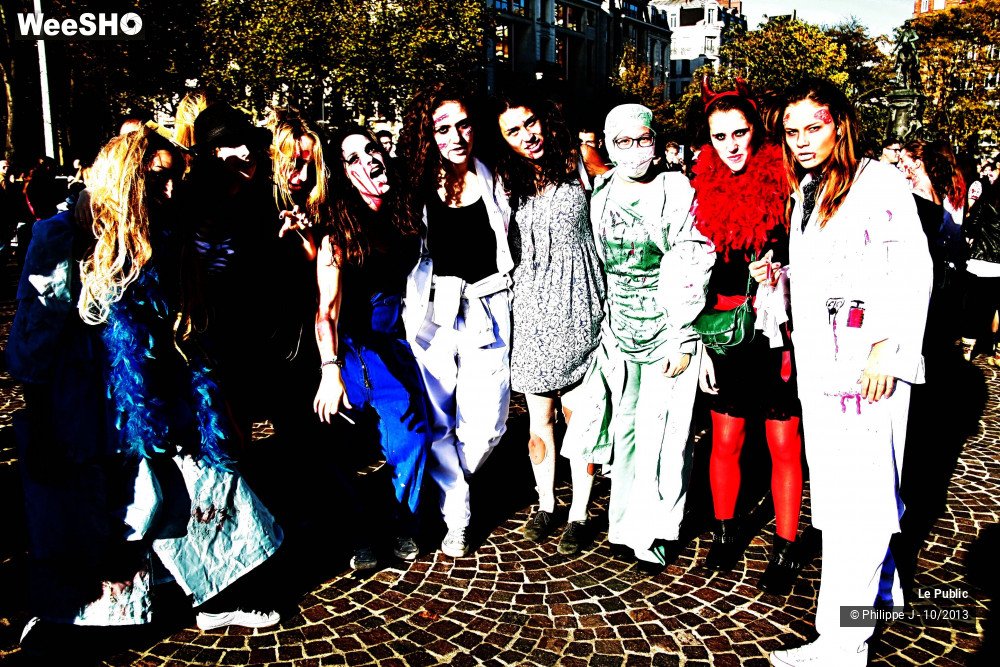 30/38 photos du spectacle Zombie Walk 2