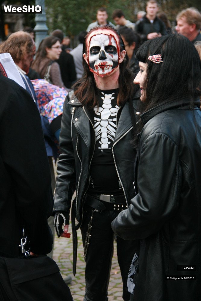 37/38 photos du spectacle Zombie Walk 2