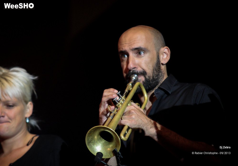 19/44 photos du spectacle Zebra et les souffleuses