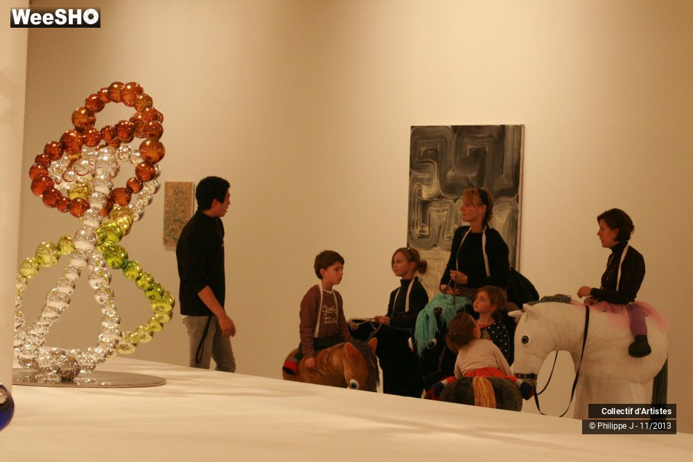 11/39 photos du spectacle Happy Birthday Galerie Perrotin