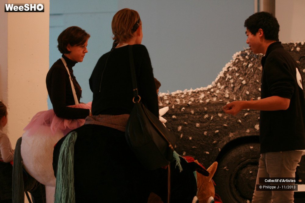 21/39 photos du spectacle Happy Birthday Galerie Perrotin