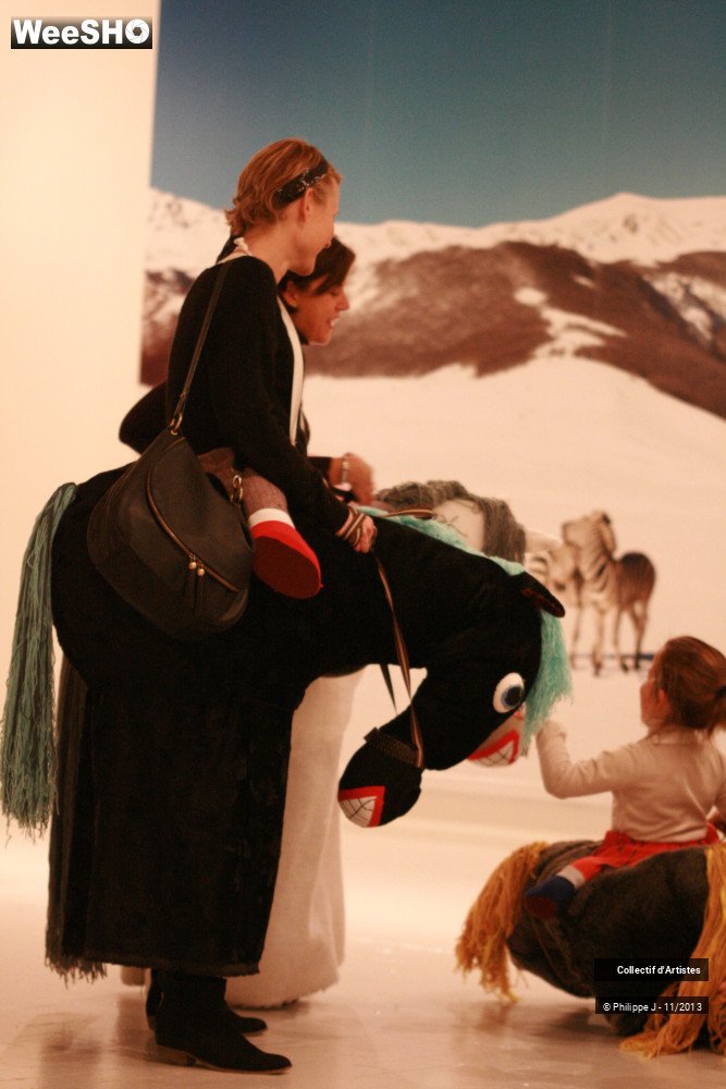 34/39 photos du spectacle Happy Birthday Galerie Perrotin