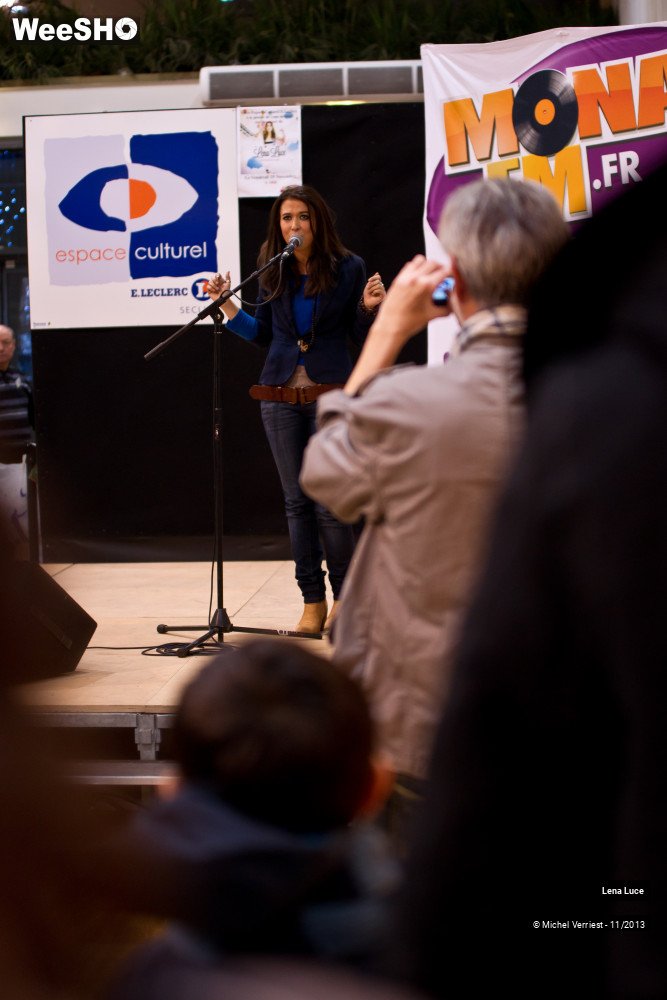 19/23 photos du spectacle Lena Luce