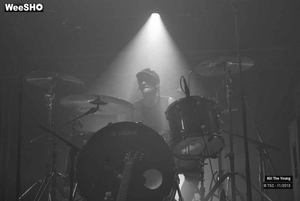 22/46 photos du spectacle Kill the Young
