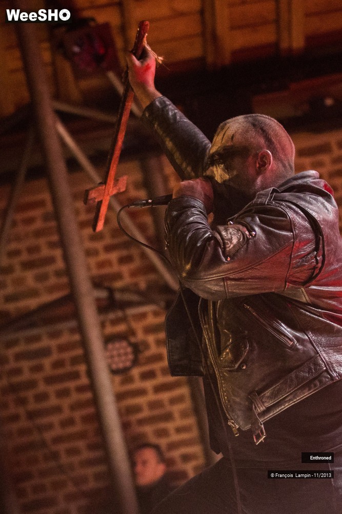 9/23 photos du spectacle Enthroned