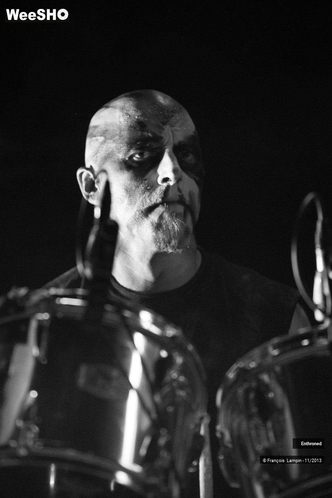 12/23 photos du spectacle Enthroned