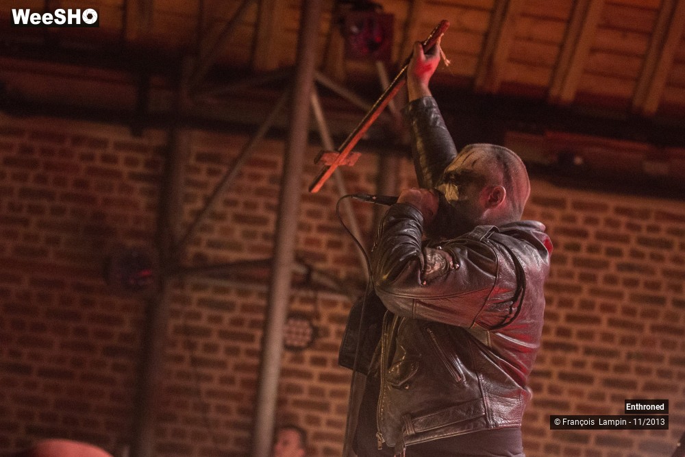 21/23 photos du spectacle Enthroned