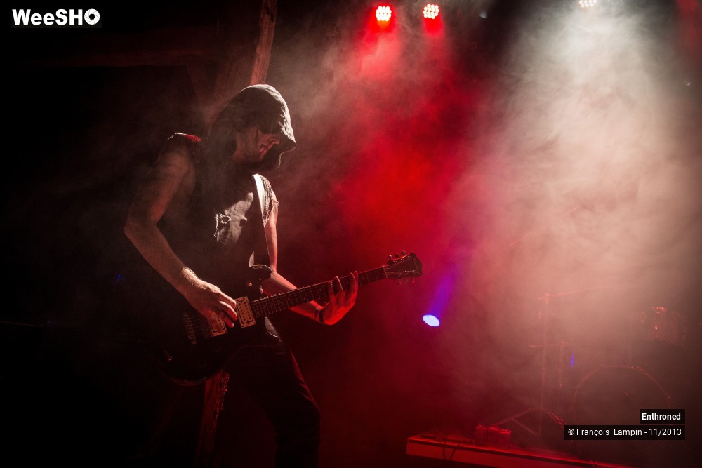 22/23 photos du spectacle Enthroned