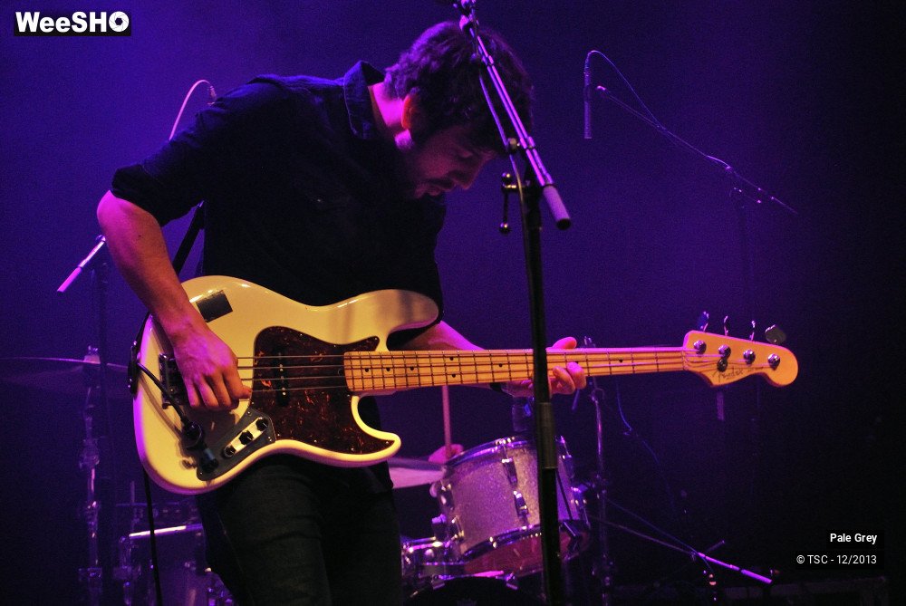 13/18 photos du spectacle Pale Grey 