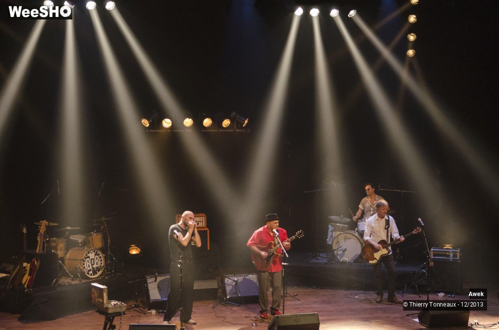 9/46 photos du spectacle Awek