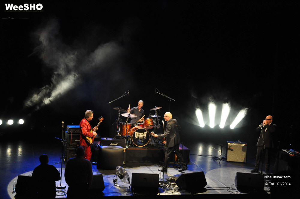 20/50 photos du spectacle Nine Below Zero