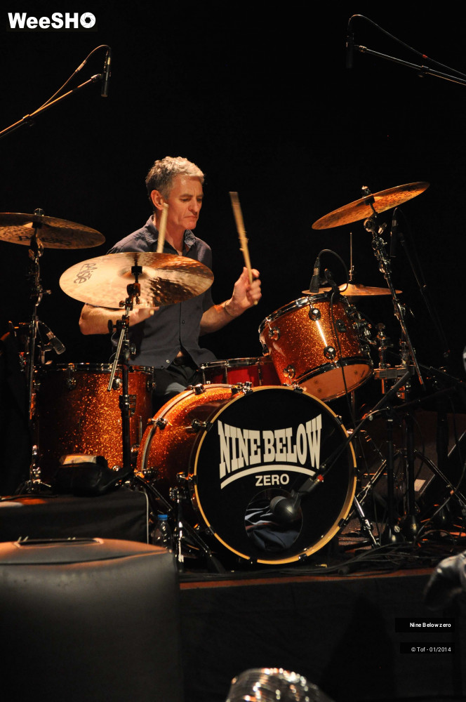 32/50 photos du spectacle Nine Below Zero