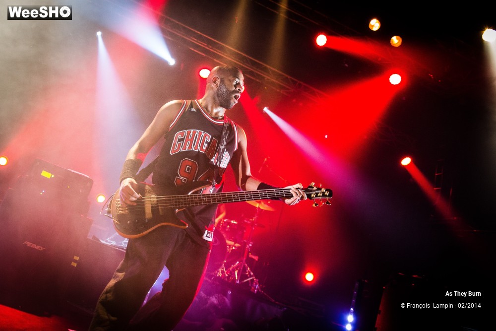 28/33 photos du spectacle As They Burn