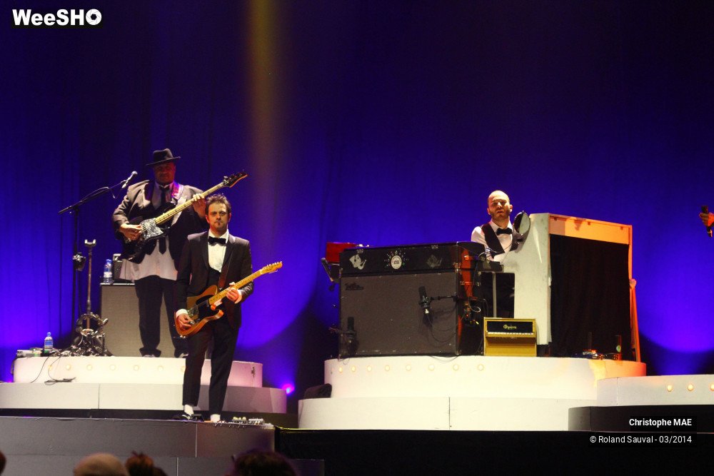 26/27 photos du spectacle Christophe Mae