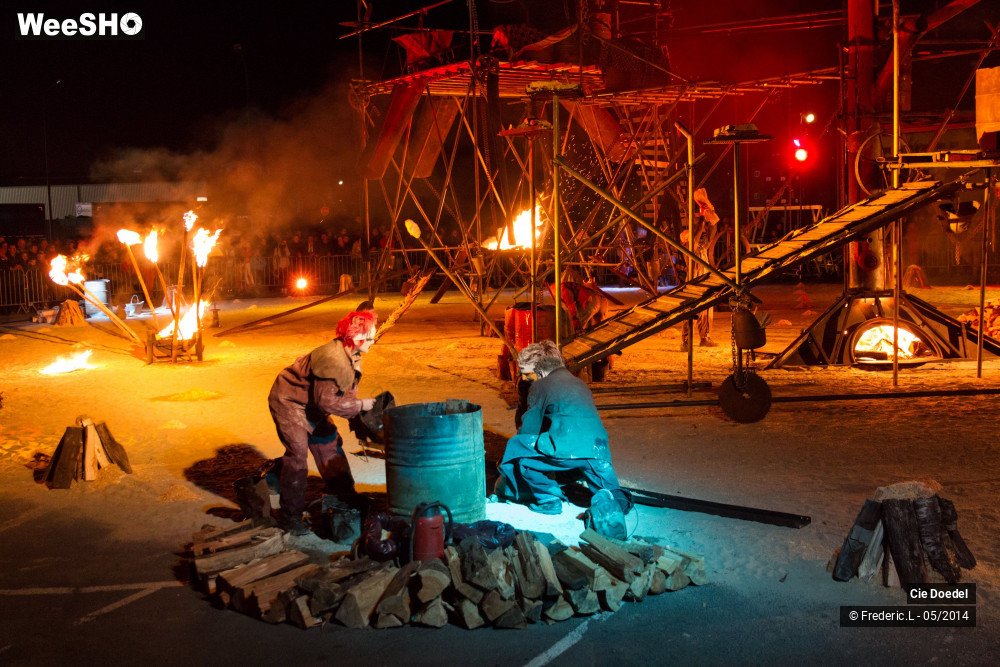 6/48 photos du spectacle La Fabrique