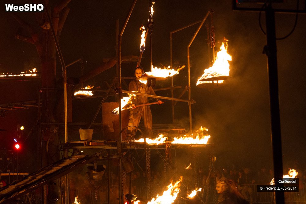 9/48 photos du spectacle La Fabrique