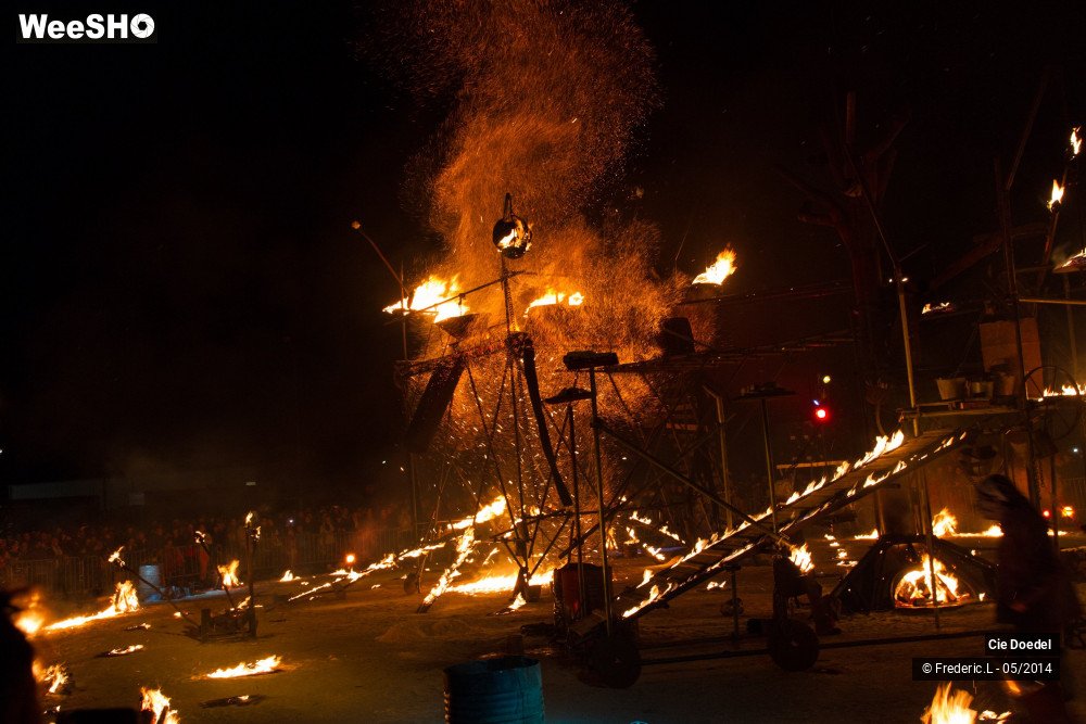 12/48 photos du spectacle La Fabrique