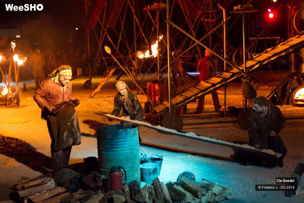 16/48 photos du spectacle La Fabrique