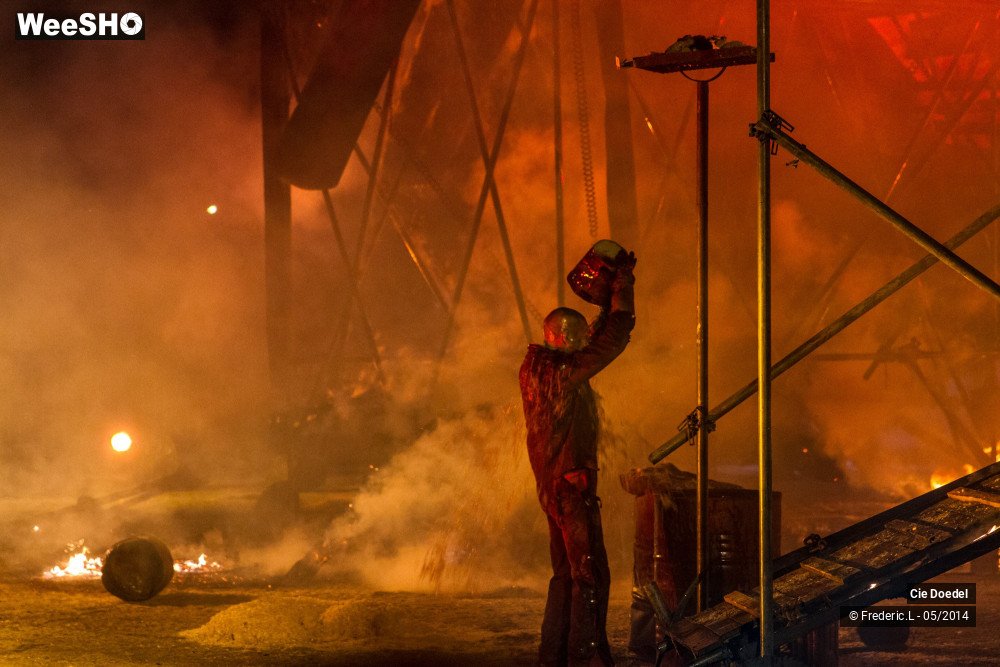 21/48 photos du spectacle La Fabrique