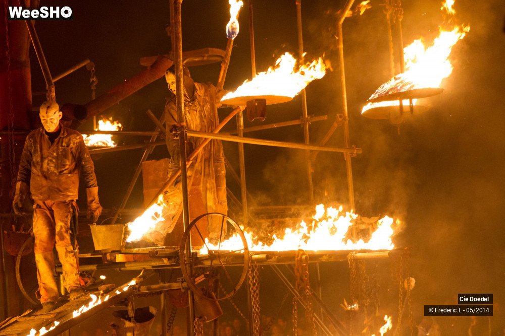 25/48 photos du spectacle La Fabrique