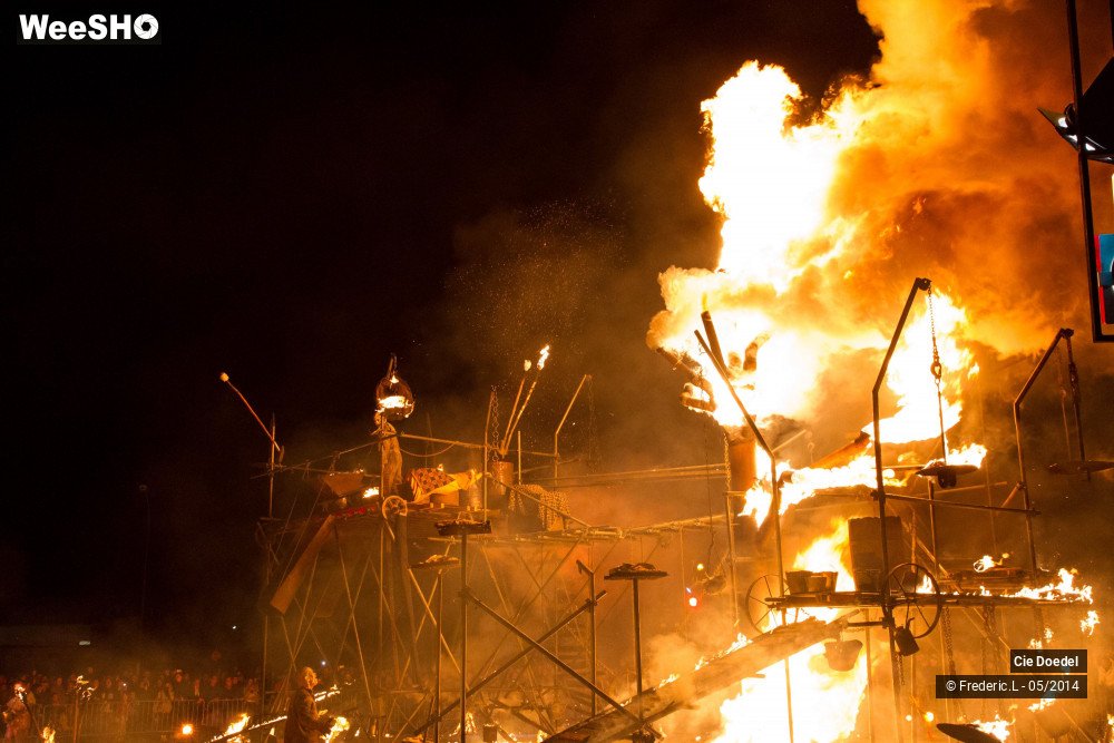 26/48 photos du spectacle La Fabrique