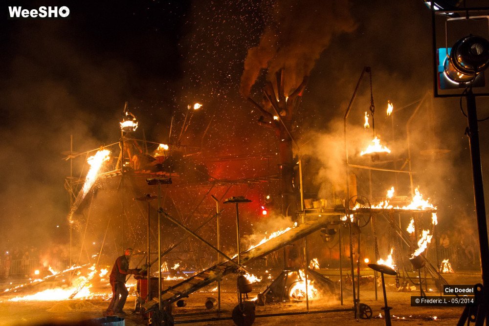 27/48 photos du spectacle La Fabrique