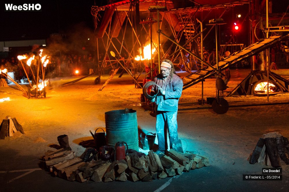 28/48 photos du spectacle La Fabrique