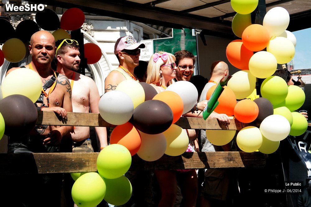 25/47 photos du spectacle Lesbian Gay Pride 2014