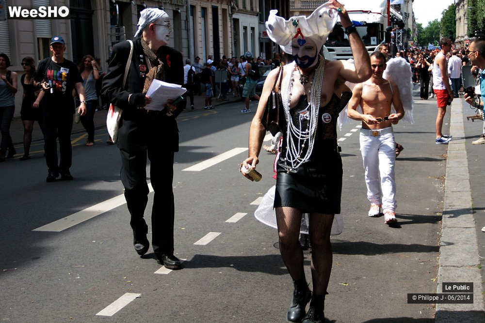 39/47 photos du spectacle Lesbian Gay Pride 2014