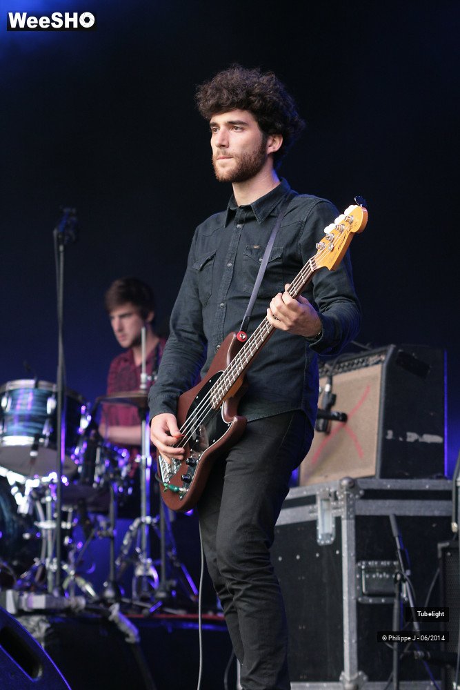 21/24 photos du spectacle Tubelight