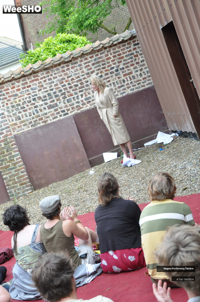 18/33 photos du spectacle Alcool, un petit coin de paradis