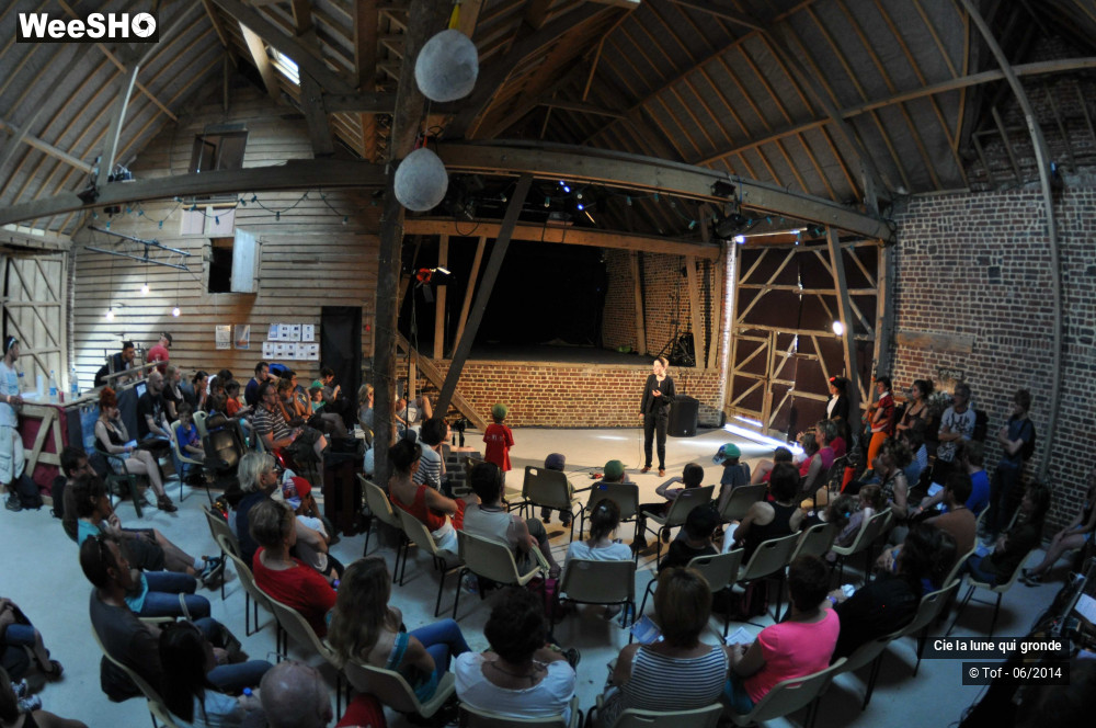 4/34 photos du spectacle La lune d'Emilien