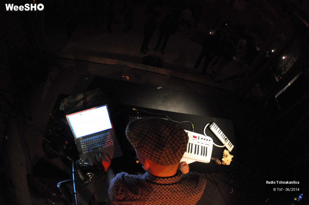 2/31 photos du spectacle Radio Tchoukanitsa