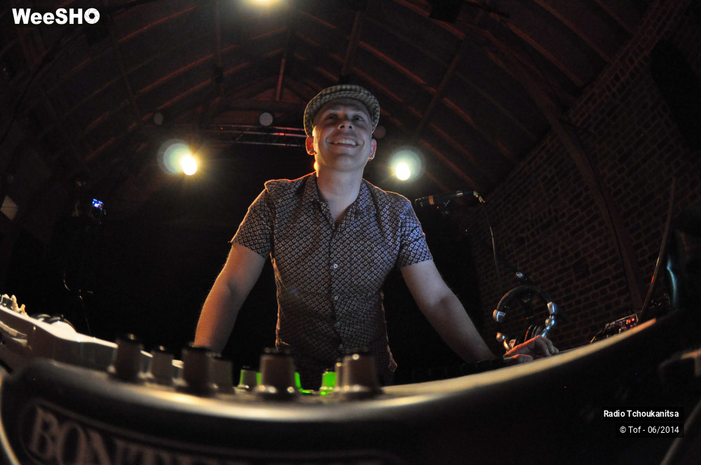 6/31 photos du spectacle Radio Tchoukanitsa