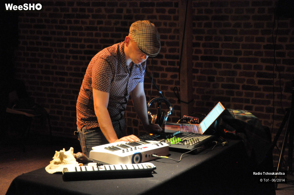 13/31 photos du spectacle Radio Tchoukanitsa