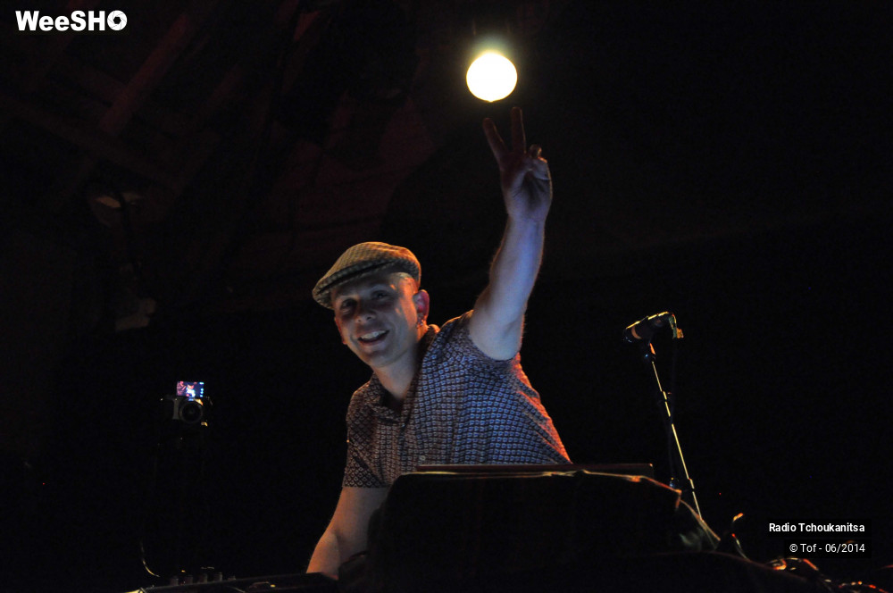 17/31 photos du spectacle Radio Tchoukanitsa