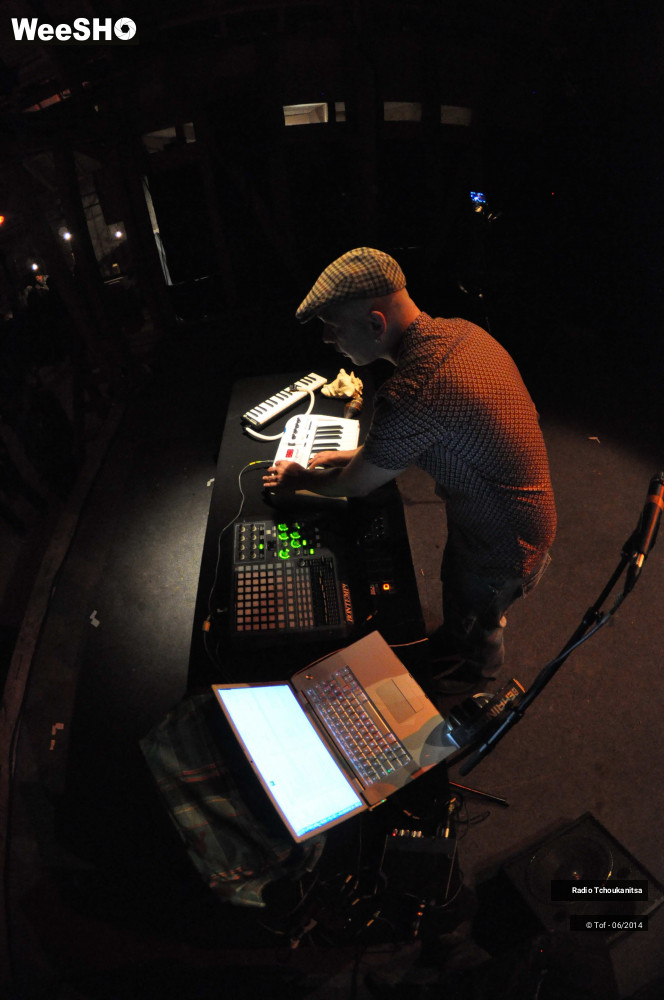 21/31 photos du spectacle Radio Tchoukanitsa