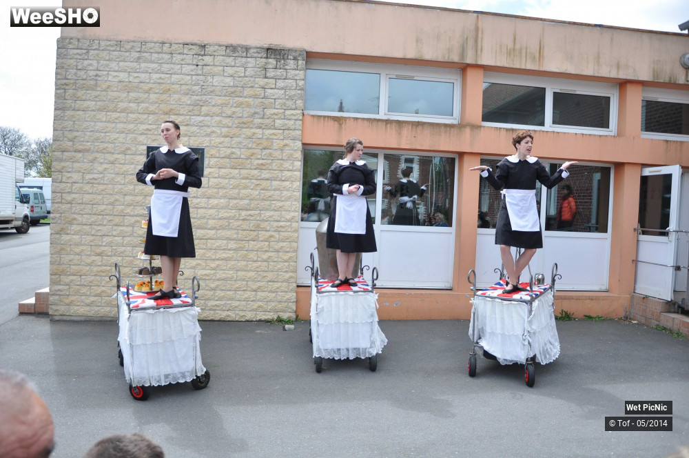23/60 photos du spectacle Wet PicNic