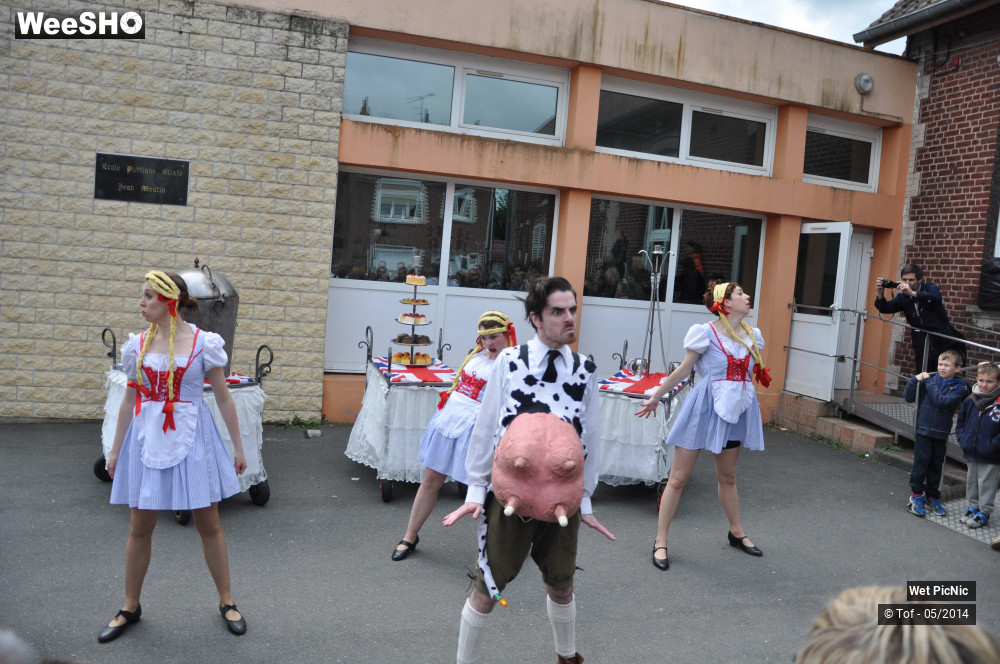 27/60 photos du spectacle Wet PicNic