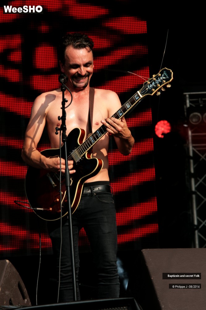 8/13 photos du spectacle Baptizein and secret Yolk