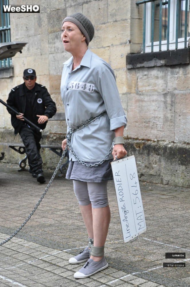 9/60 photos du spectacle Décret 412 / Opération Borderline