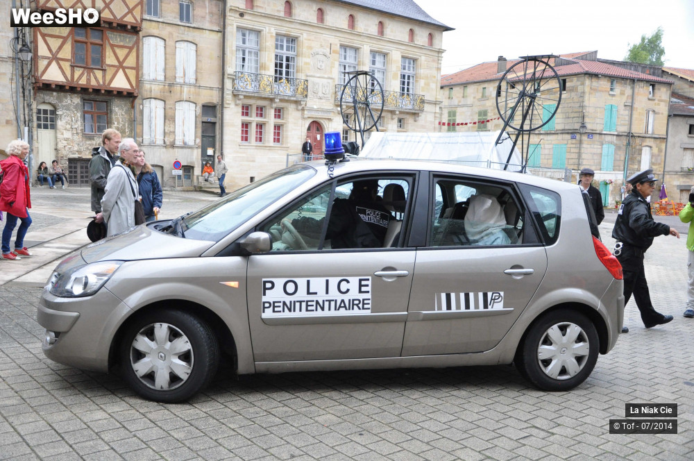 21/60 photos du spectacle Décret 412 / Opération Borderline