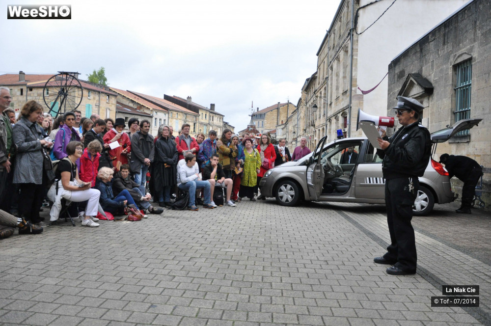 24/60 photos du spectacle Décret 412 / Opération Borderline
